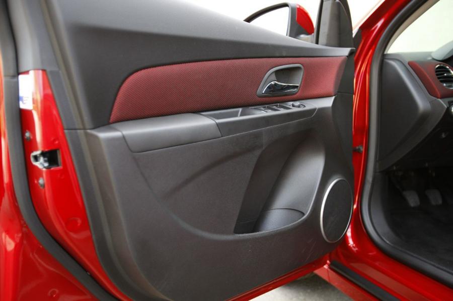  Chevrolet Cruze Eco 2011 года  (фото 12 из 47)
